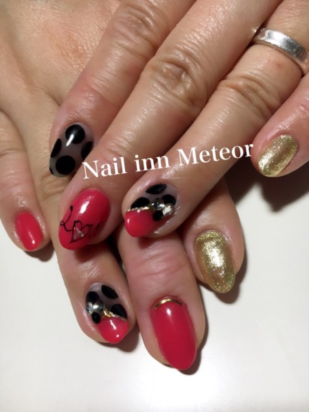 2月イベントネイル ピンク 黒 ドット合わせたloveネイル Nail Inn Meteor 大府市のネイルサロン