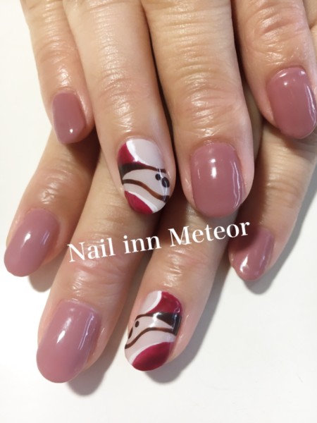 くすみ系ピンク グレージュ ボルドー使い幾何学模様 Nail Inn Meteor 大府市のネイルサロン